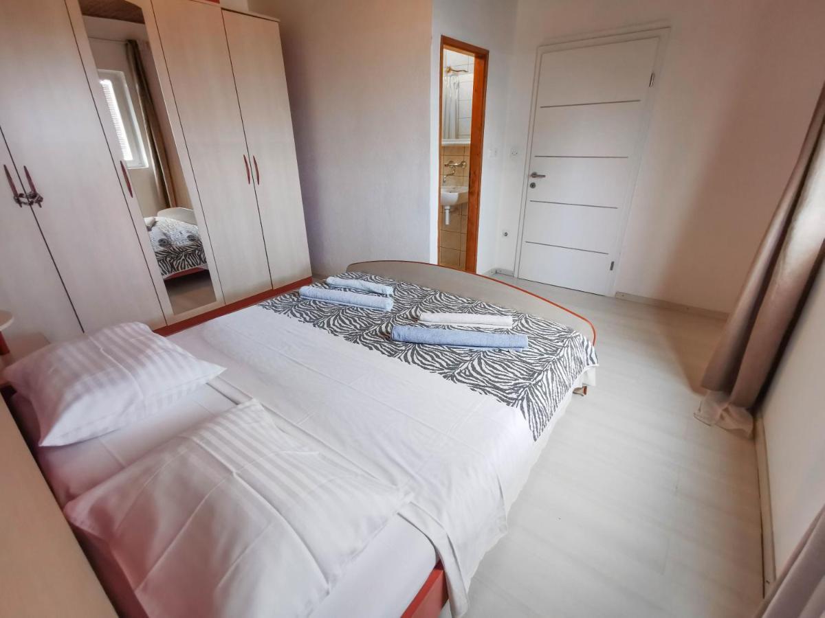 Turina * Makarska